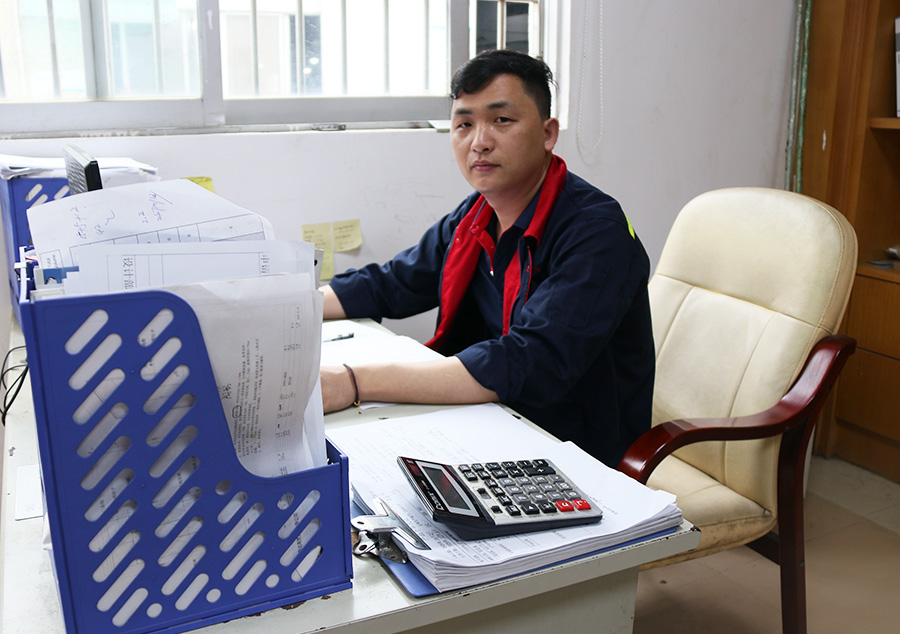 日日躁夜夜躁狠狠久久AV鋼（gāng）製櫃設計師